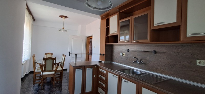 Продава  Многостаен град Шумен , Център , 120 кв.м | 88565334 - изображение [3]