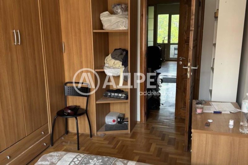 De vânzare  1 dormitor Sofia , Țentâr , 75 mp | 40106477 - imagine [3]