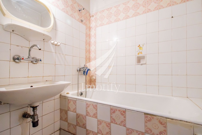 Продава 3-СТАЕН, гр. София, Иван Вазов, снимка 13 - Апартаменти - 52521050