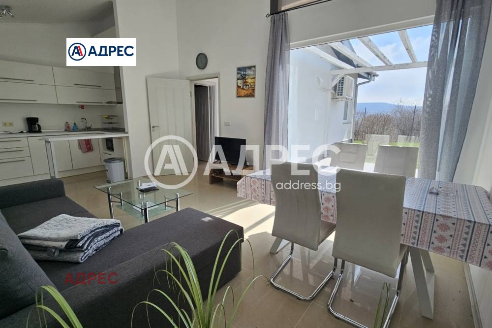 Продава КЪЩА, с. Рогачево, област Добрич