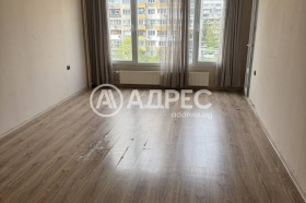 2 makuuhuonetta Razsadnika, Sofia
