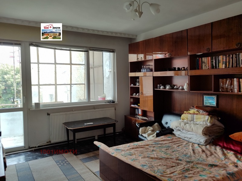 Продава  4-стаен град Добрич , Център , 105 кв.м | 99907684