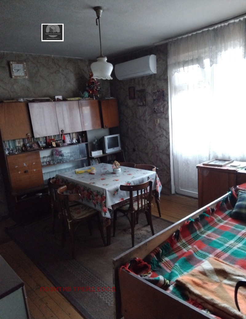 Продава ЕТАЖ ОТ КЪЩА в област Кюстендил, гр. Дупница - 115 кв.м / 63 000 € » 123 217.29 лв., ПОЗИТИВ ТРЕЙД ЕООД