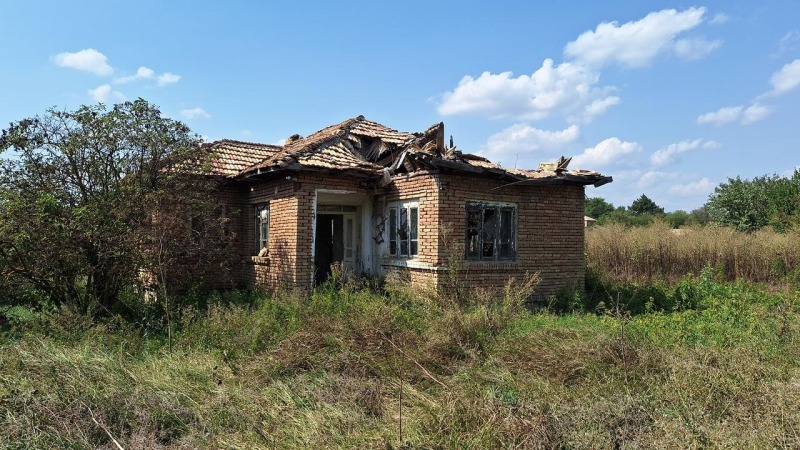 Продава КЪЩА в област Варна, гр. Вълчи дол - 80 кв.м / 19 999 € » 39 114.64 лв., РОНИ