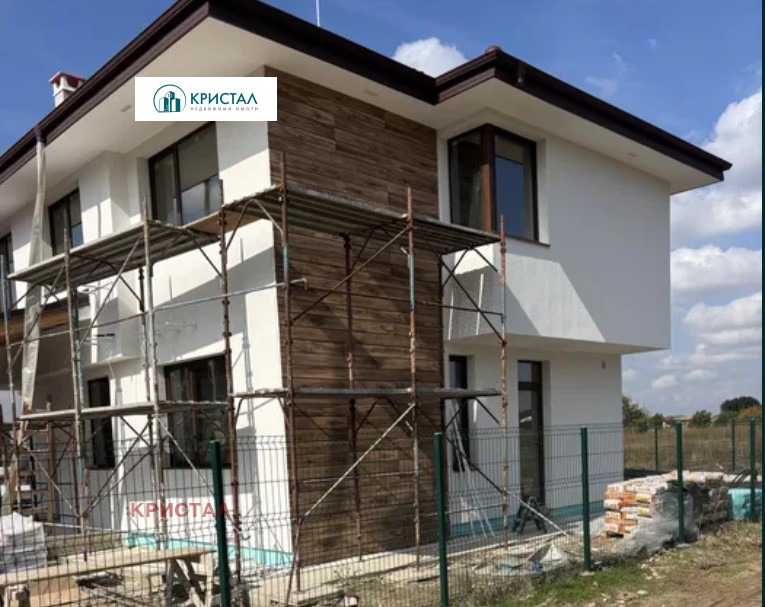 Продава КЪЩА, с. Златитрап, област Пловдив