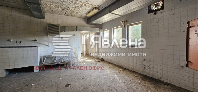 Продава ПРОМ. ПОМЕЩЕНИЕ, с. Грозден, област Бургас, снимка 10 - Производствени сгради - 53426926
