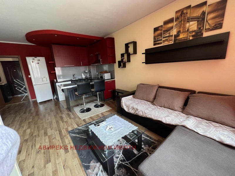 De vânzare  1 dormitor Plovdiv , Cârșiiaca , 68 mp | 58309572