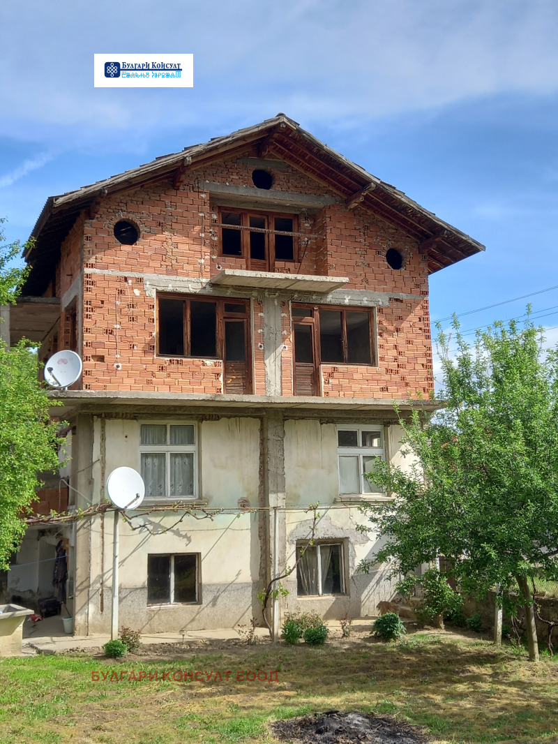 Te koop  Huis regio Kjoestendil , Bersin , 201 m² | 75643509