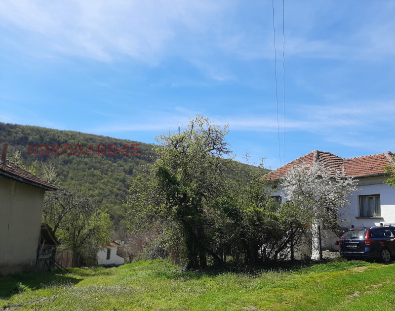 Продава КЪЩА, с. Славщица, област Ловеч, снимка 3 - Къщи - 52955952