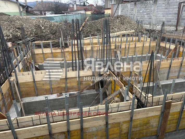 Продава КЪЩА, гр. София, Горубляне, снимка 2 - Къщи - 54198282