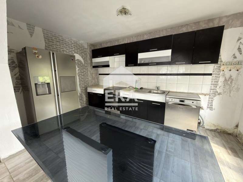 Продава КЪЩА, гр. Суворово, област Варна, снимка 2 - Къщи - 55580438