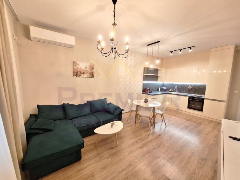 Продава 2-СТАЕН, гр. Бургас, Лазур