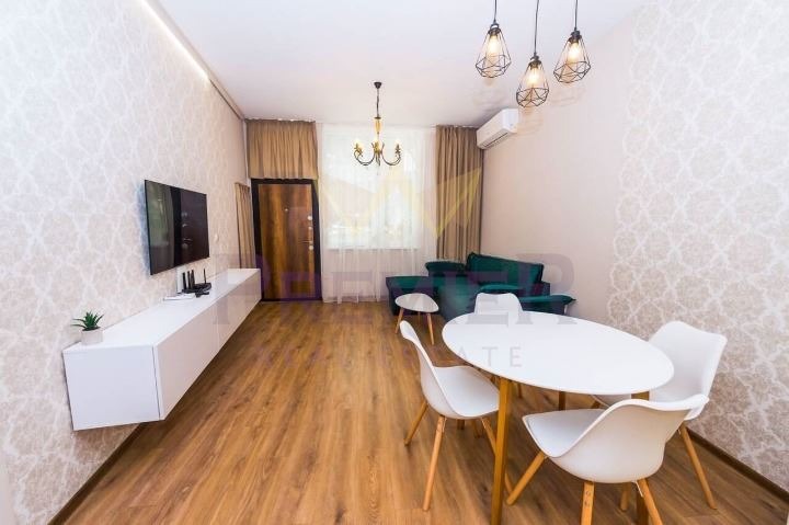 Продава 2-СТАЕН, гр. Бургас, Лазур, снимка 2 - Апартаменти - 52636013