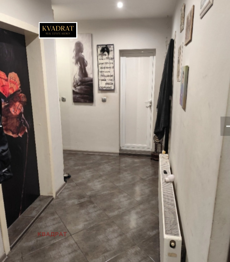 Продава 3-СТАЕН, гр. Добрич, Кралска зона, снимка 5 - Апартаменти - 53341635