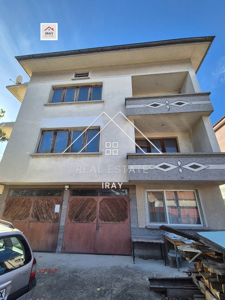 Продава КЪЩА, област Пловдив, с. Крумово • 285000 € / 557411.55 лв. • 64471155 1