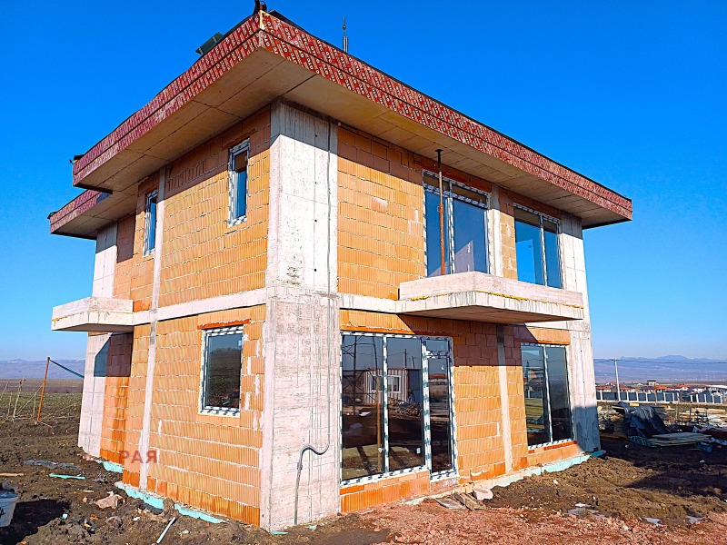 Продава КЪЩА, с. Хераково, област София област