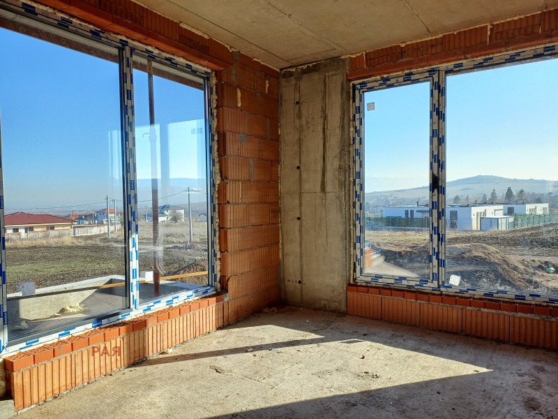 Продава КЪЩА, с. Хераково, област София област, снимка 2 - Къщи - 53180350