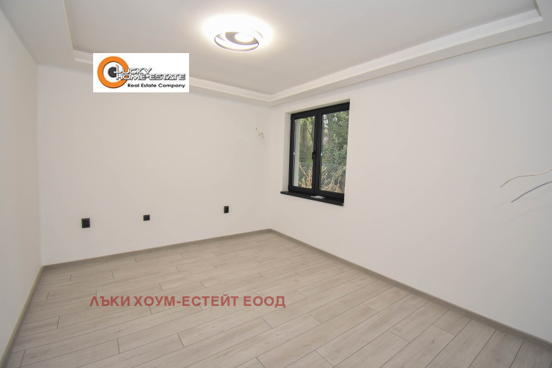Продава КЪЩА, гр. София, с. Мрамор, снимка 10 - Къщи - 53452065