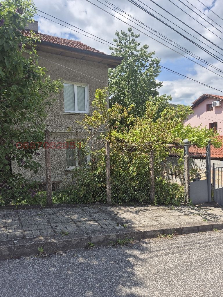 Продава КЪЩА, гр. Своге, област София област