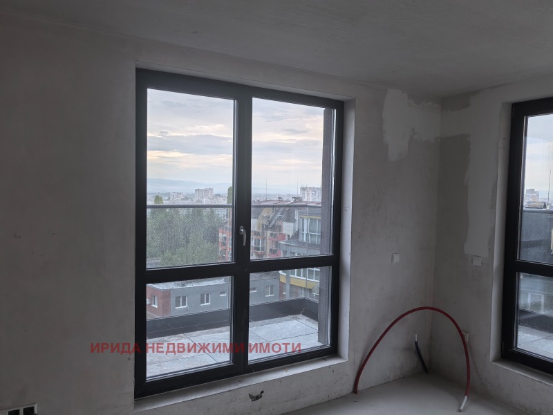 À venda  2 quartos Sofia , Poligona , 120 m² | 83060959