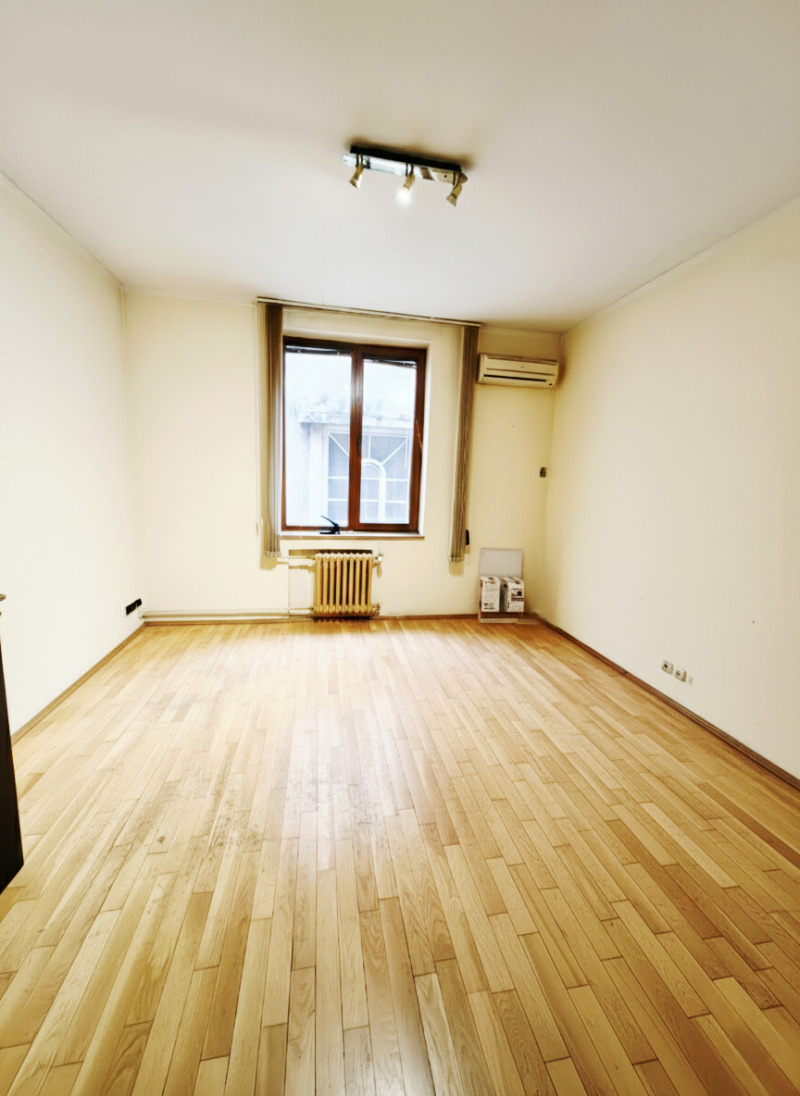 Продава МНОГОСТАЕН, гр. София, Център, снимка 4 - Апартаменти - 53522188