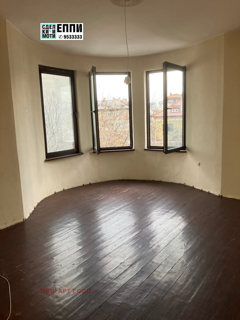 Продава 4-СТАЕН, гр. София, Център, снимка 2 - Апартаменти - 53084586