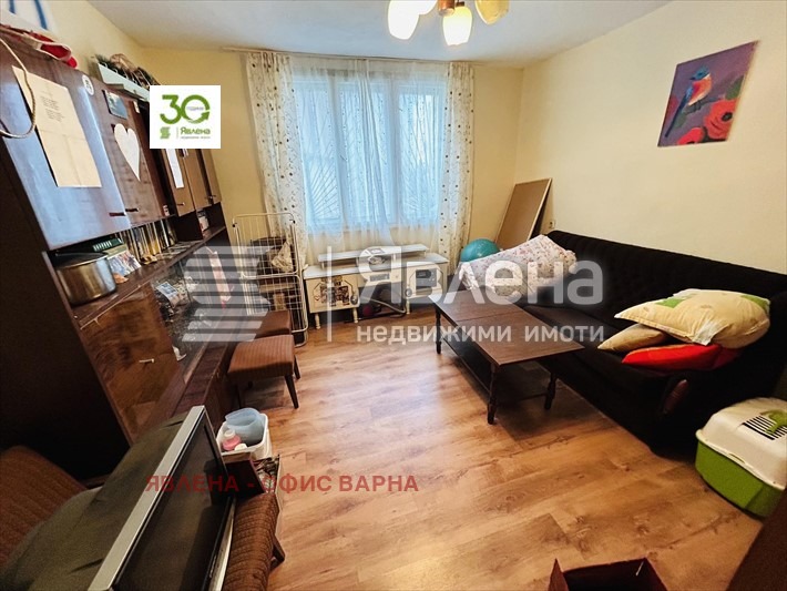 Продава КЪЩА, гр. Аксаково, област Варна, снимка 14 - Къщи - 47087649