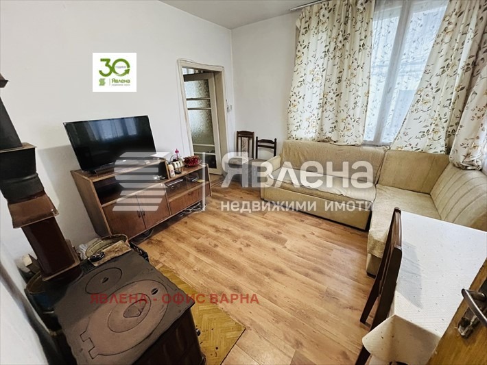 Продава КЪЩА, гр. Аксаково, област Варна, снимка 10 - Къщи - 47087649