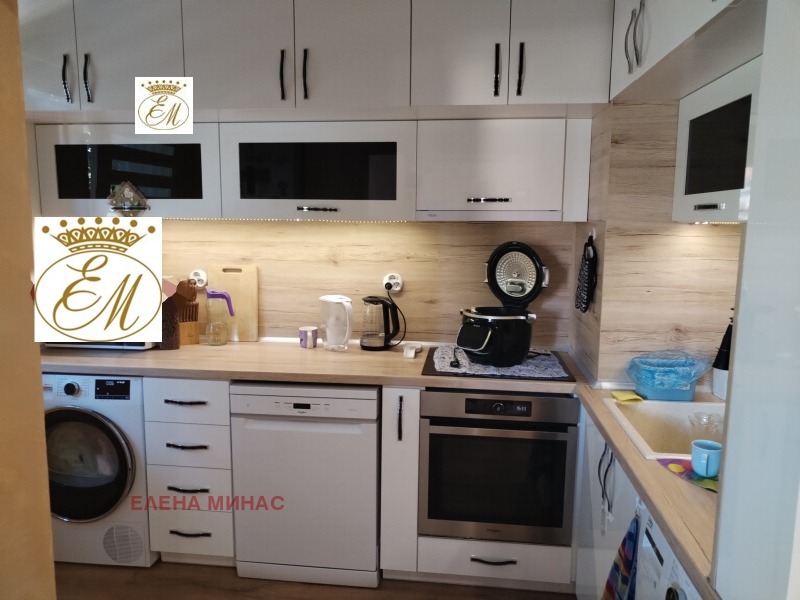 Продава 3-СТАЕН в град Шумен, Добруджански - 90 кв.м / 227 000 € » 443 973.41 лв., ЕЛЕНА МИНАС