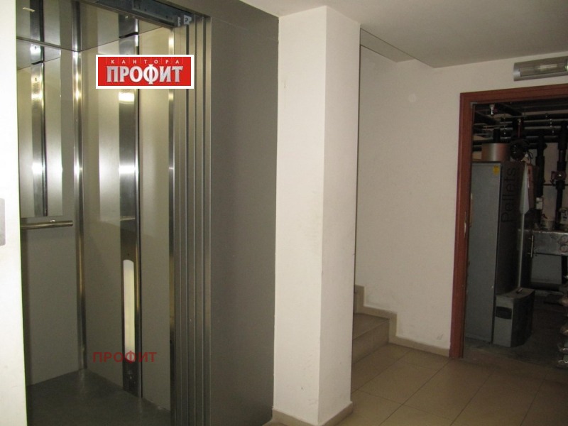 Myytävänä  2 makuuhuonetta Plovdiv , Ostromila , 115 neliömetriä | 67458355 - kuva [16]