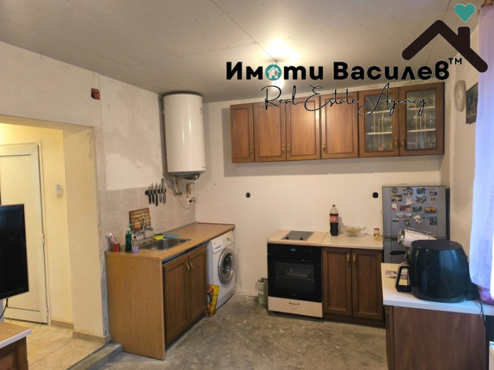 Продава КЪЩА, гр. София, с. Владая