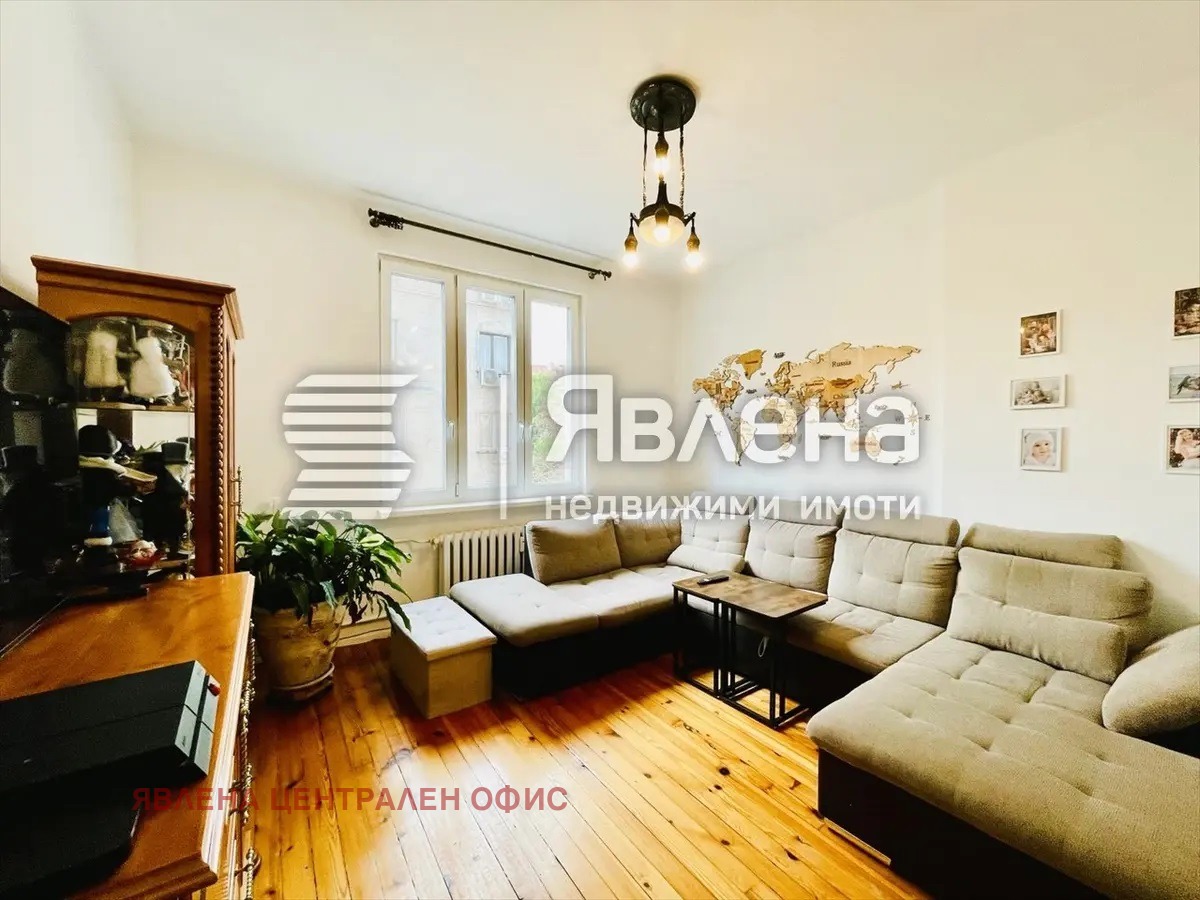 Продава 4-СТАЕН, гр. София, Център, снимка 2 - Апартаменти - 53870122