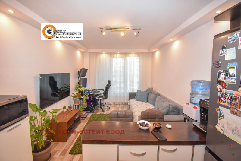 Продава  2-стаен, град София, Люлин 9 •  165 000 EUR • ID 51130755 — holmes.bg - [1] 