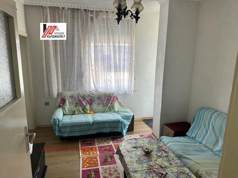 Продава 2-СТАЕН, гр. Кърджали, Център