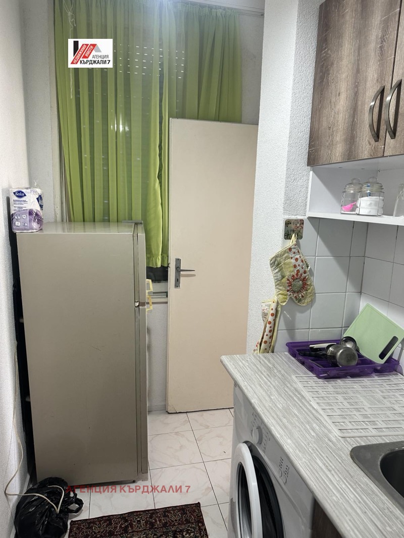 Продава 2-СТАЕН, гр. Кърджали, Център, снимка 2 - Апартаменти - 53004274