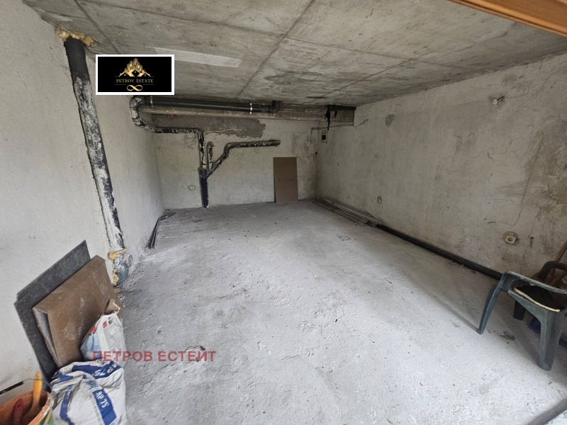 Продава ГАРАЖ в област Пазарджик, гр. Велинград - 25 кв.м / 15 000 € » 29 337.45 лв., ПЕТРОВ ЕСТЕЙТ