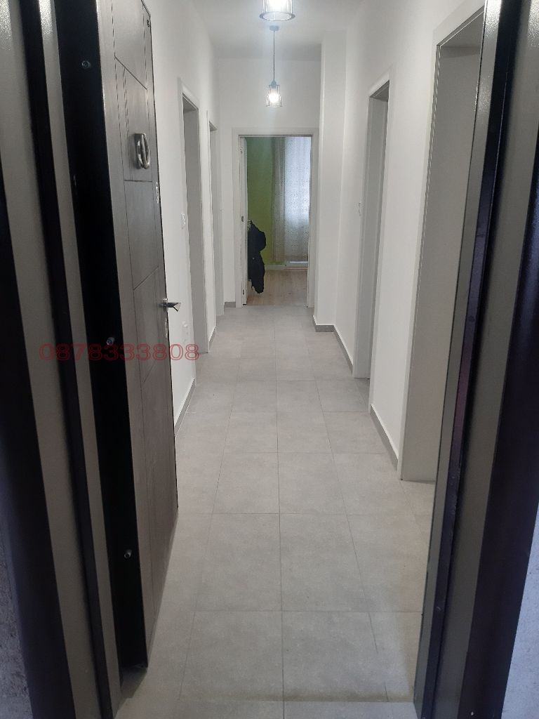 Продава ЕТАЖ ОТ КЪЩА, гр. Хасково, Овчарски, снимка 2 - Етаж от къща - 52780221