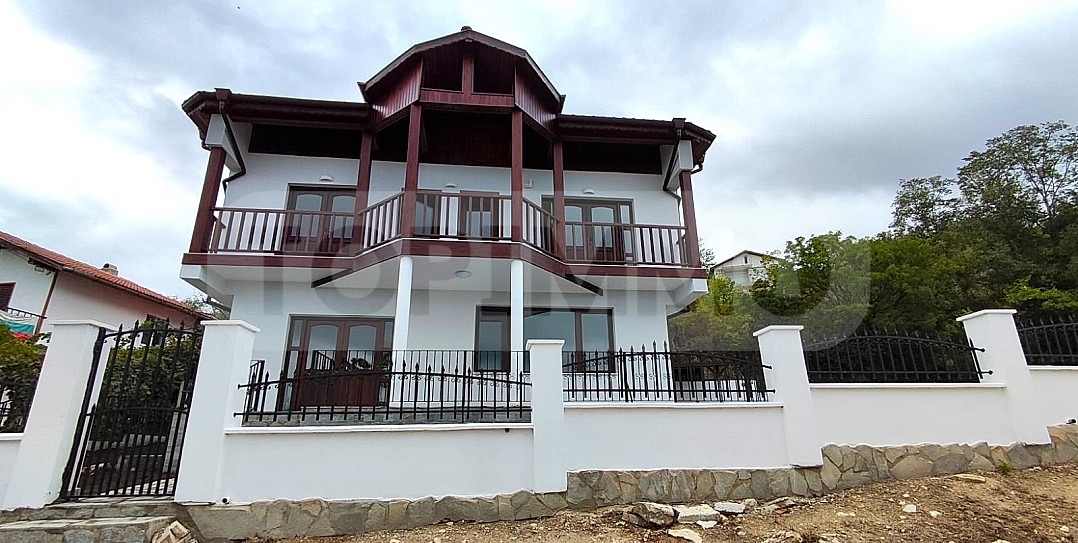 Продава КЪЩА, гр. Балчик, област Добрич, снимка 2 - Къщи - 47887143