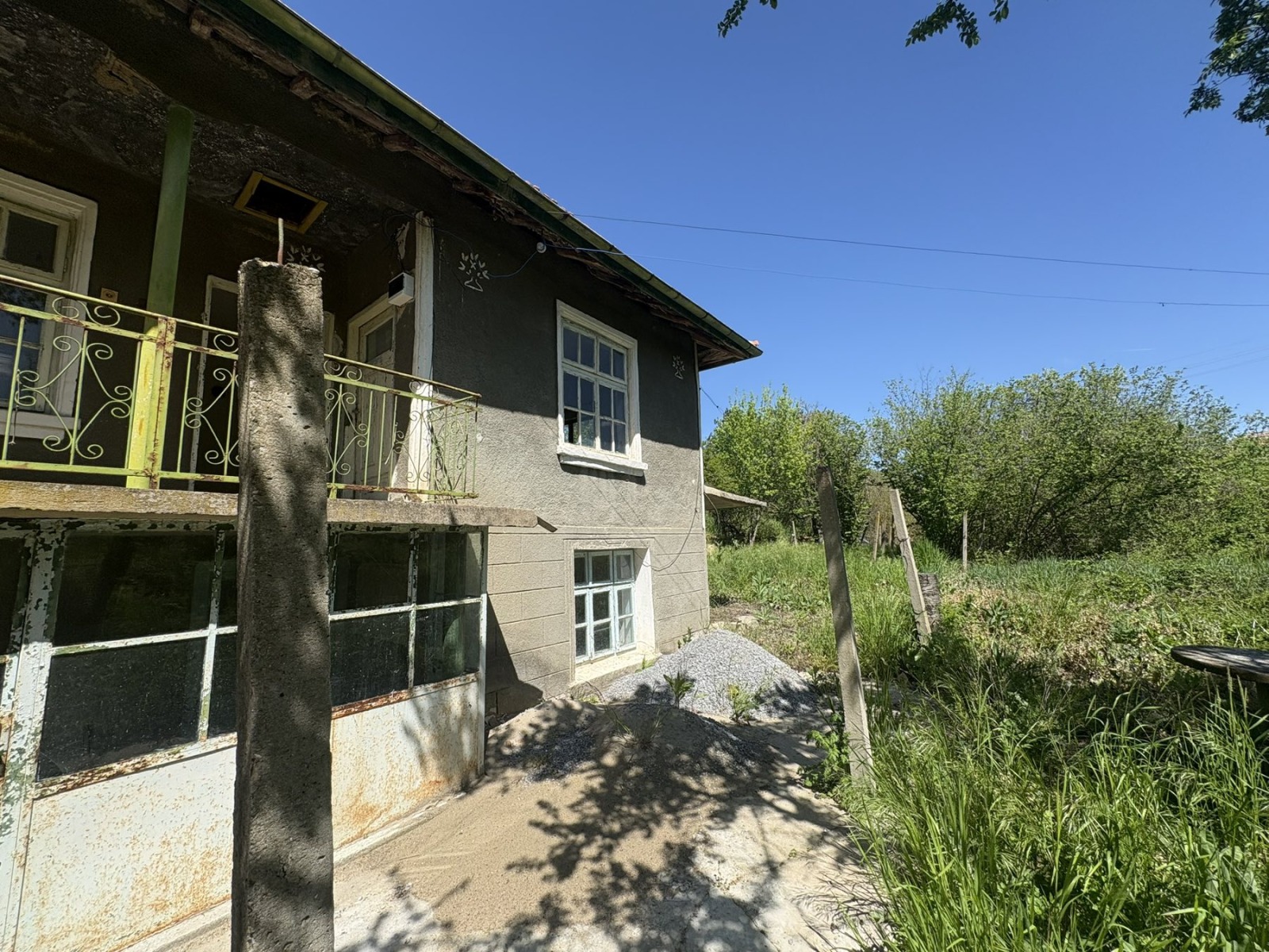 Продава КЪЩА, с. Желъд, област Шумен