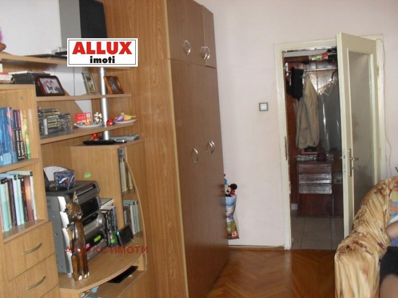 Продава 3-СТАЕН, гр. Русе, Алеи Възраждане, снимка 2 - Апартаменти - 53300183