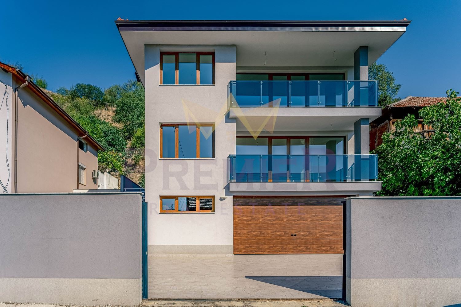 Продава КЪЩА, с. Струма, област Благоевград
