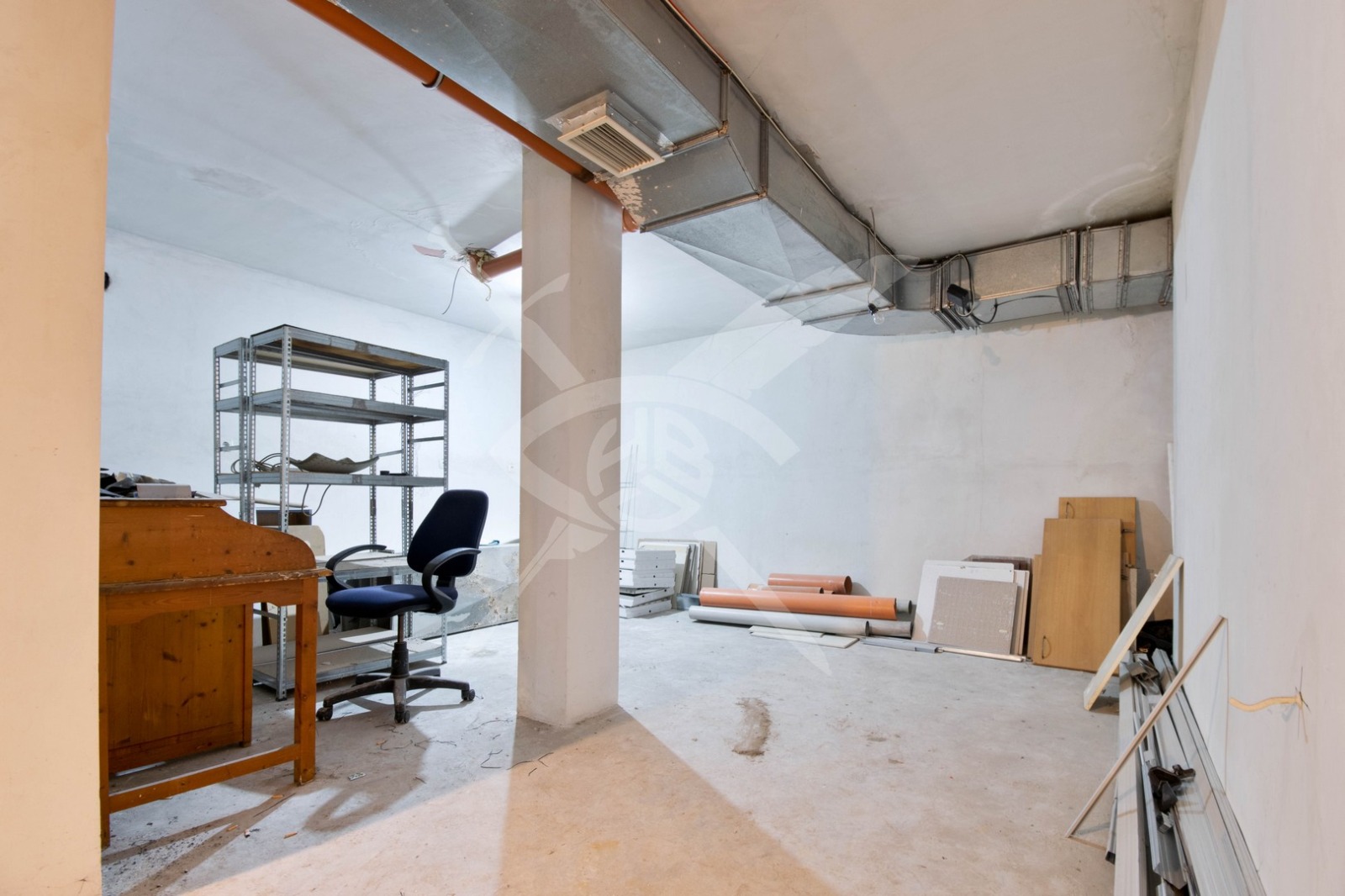 Продава ПРОМ. ПОМЕЩЕНИЕ, гр. София, Хладилника, снимка 8 - Производствени сгради - 53685669