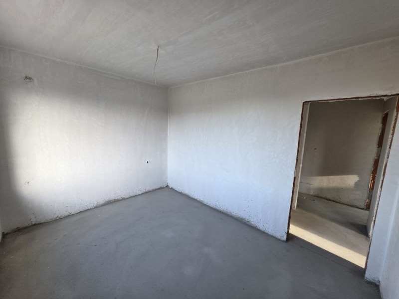 Продава 3-СТАЕН, гр. Пловдив, Остромила, снимка 2 - Апартаменти - 53108295