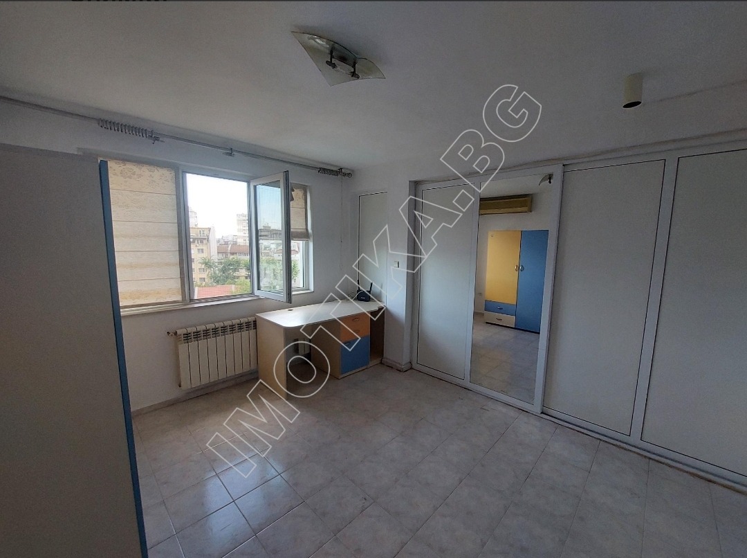 Продава 4-СТАЕН, гр. Варна, Колхозен пазар, снимка 4 - Апартаменти - 55592396