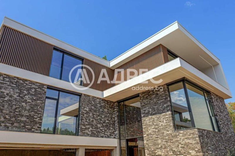 Продава КЪЩА, гр. София, м-т Камбаните, снимка 2 - Къщи - 53256991