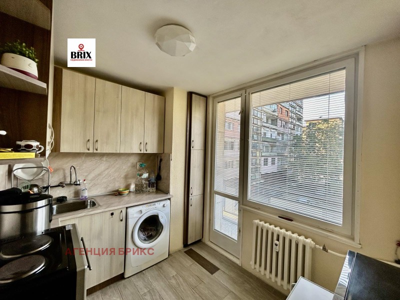 In vendita  1 camera da letto Ruse , Vazragdane , 60 mq | 33786054