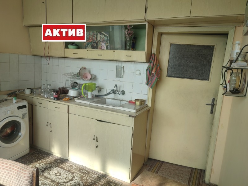 Продава  3-стаен град Търговище , Център , 82 кв.м | 84182399 - изображение [2]