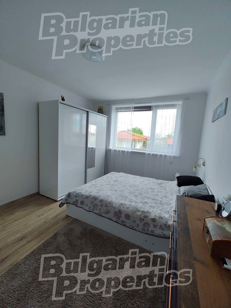 Продава КЪЩА, с. Божурец, област Добрич, снимка 6 - Къщи - 52478387