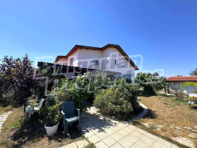 Продава КЪЩА, с. Божурец, област Добрич, снимка 9 - Къщи - 52478387