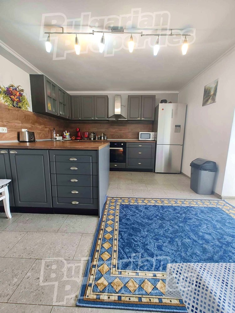 Продава КЪЩА, с. Божурец, област Добрич, снимка 3 - Къщи - 52478387